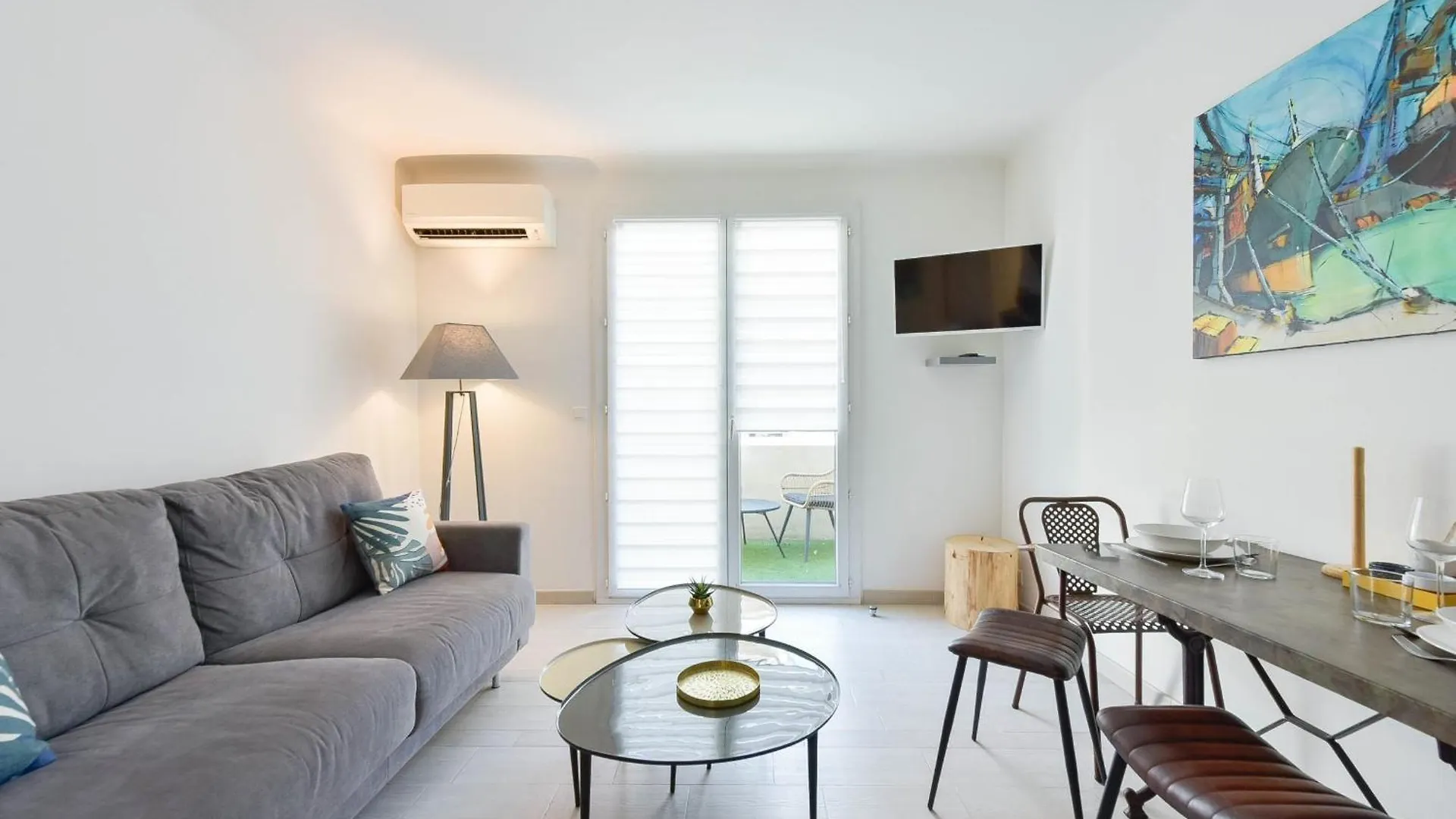 1-Br Apartment In The Heart Of Cannes
